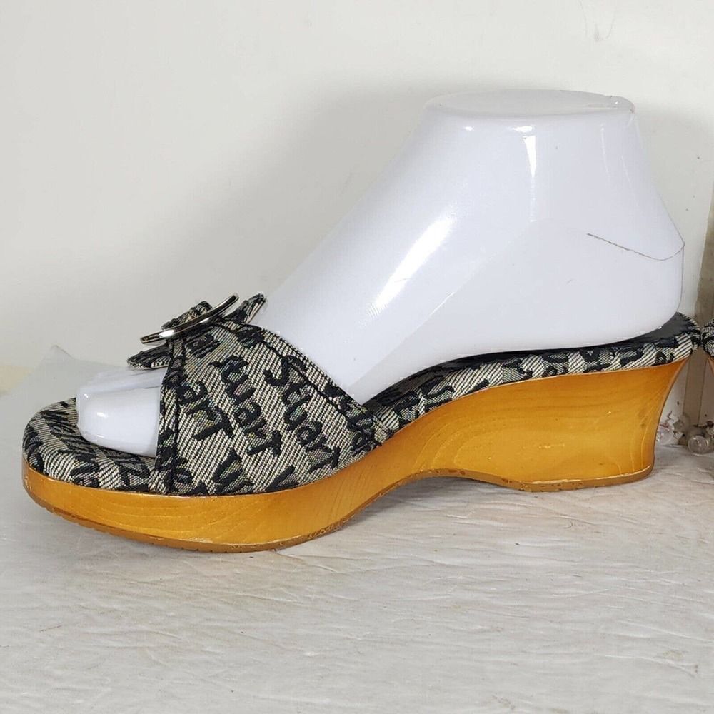 Stuart Weitzman Women's US 7,5B Graffiti Logo Buckle Wooden Heel Wedge Sandals - Picture 6 of 14